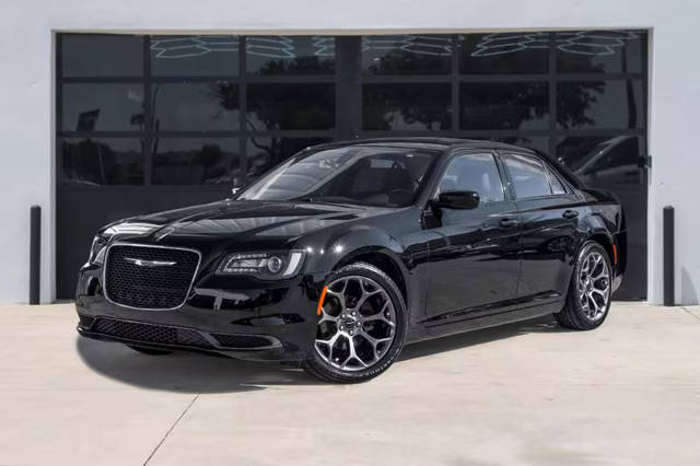 2018 Chrysler 300 Touring RWD photo