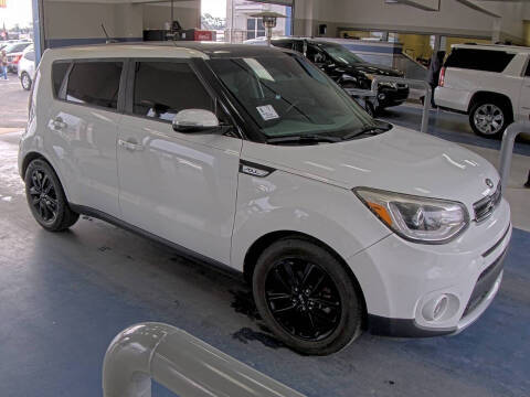 2018 Kia Soul + FWD photo