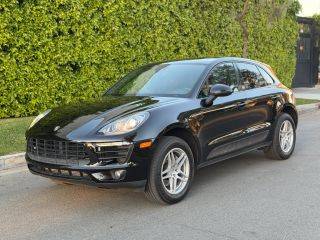 2018 Porsche Macan AWD photo