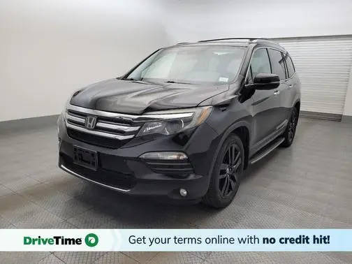 2018 Honda Pilot Touring FWD photo