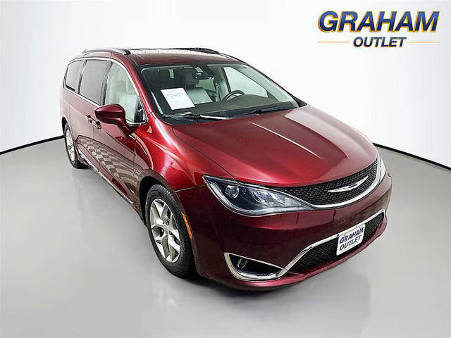 2018 Chrysler Pacifica Minivan Touring L Plus FWD photo