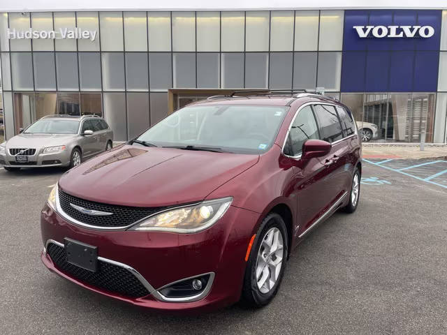 2018 Chrysler Pacifica Minivan Touring L Plus FWD photo
