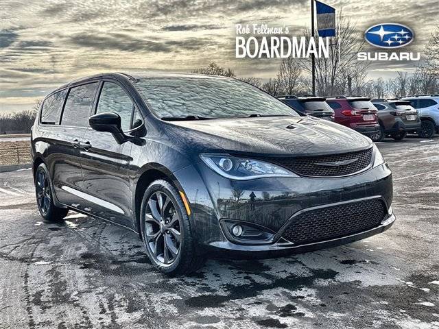 2018 Chrysler Pacifica Minivan Touring Plus FWD photo