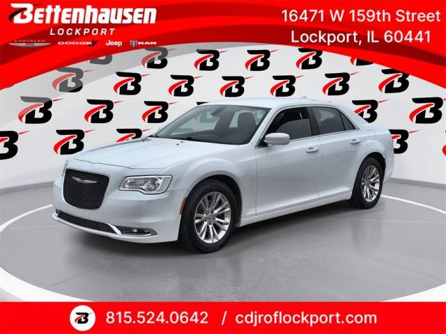 2018 Chrysler 300 Touring RWD photo