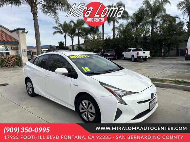2018 Toyota Prius Three FWD photo