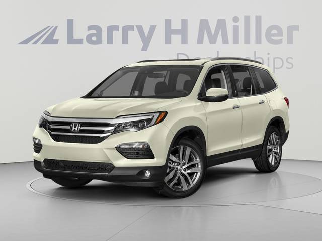 2018 Honda Pilot Touring FWD photo