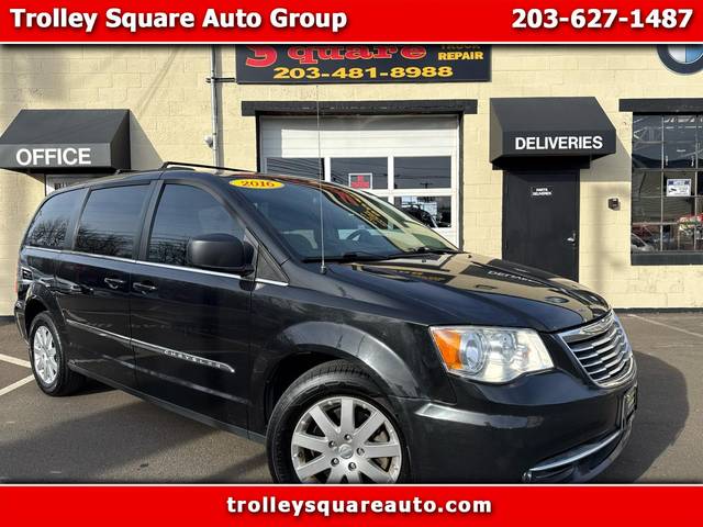 2016 Chrysler Town and Country Touring FWD photo