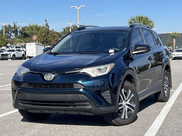 2018 Toyota RAV4 LE FWD photo