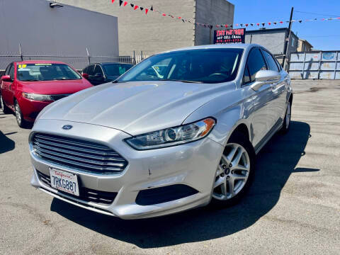 2016 Ford Fusion SE FWD photo