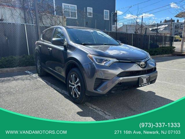 2018 Toyota RAV4 LE AWD photo
