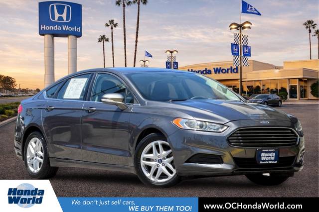 2015 Ford Fusion SE FWD photo