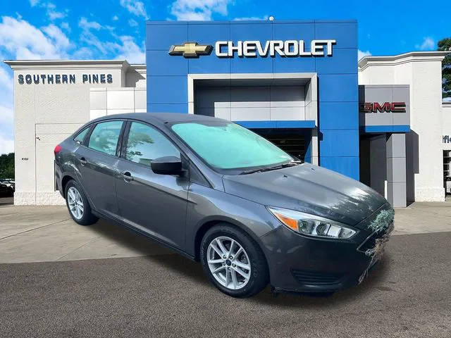 2018 Ford Focus SE FWD photo