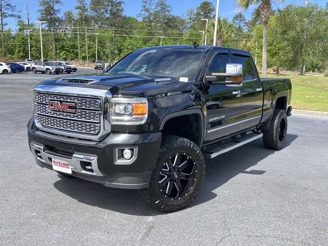 2018 GMC Sierra 2500HD Denali 4WD photo