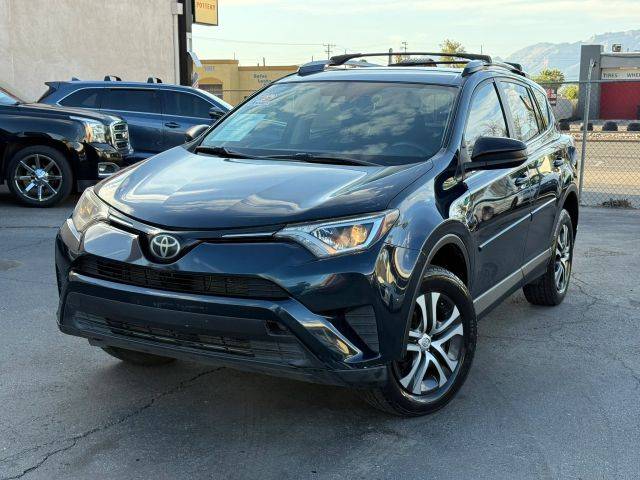 2018 Toyota RAV4 LE FWD photo