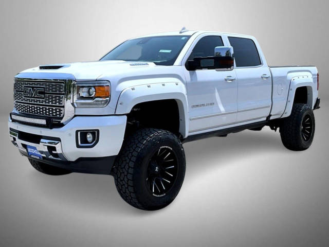2018 GMC Sierra 2500HD Denali 4WD photo
