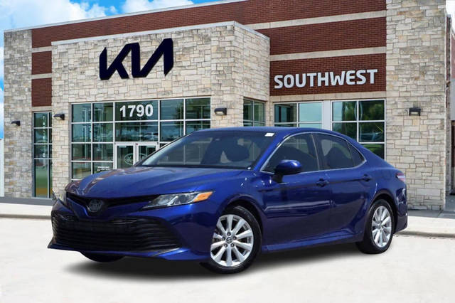 2018 Toyota Camry LE FWD photo