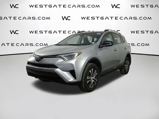 2018 Toyota RAV4 LE FWD photo