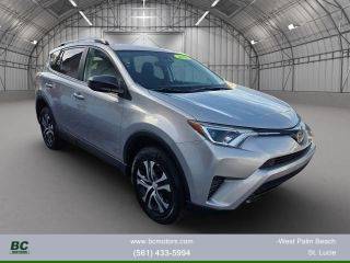 2018 Toyota RAV4 LE FWD photo