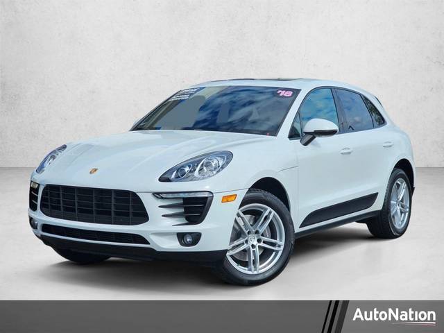 2018 Porsche Macan AWD photo