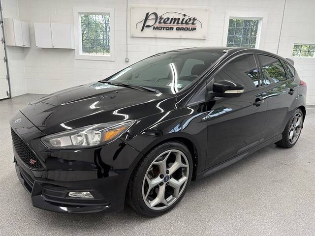 2018 Ford Focus ST FWD photo
