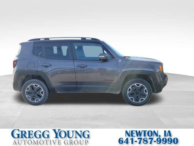 2017 Jeep Renegade Trailhawk 4WD photo