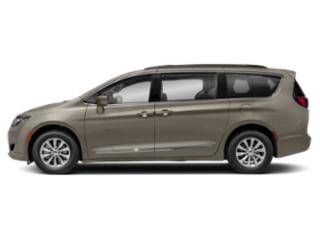 2018 Chrysler Pacifica Minivan Touring L FWD photo