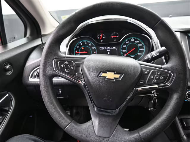 2018 Chevrolet Cruze LT FWD photo