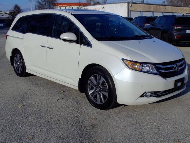 2016 Honda Odyssey Touring FWD photo