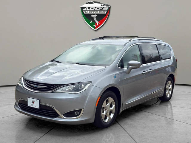 2018 Chrysler Pacifica Minivan Hybrid Touring L FWD photo