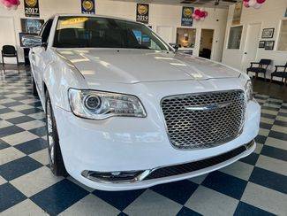 2018 Chrysler 300 Limited RWD photo