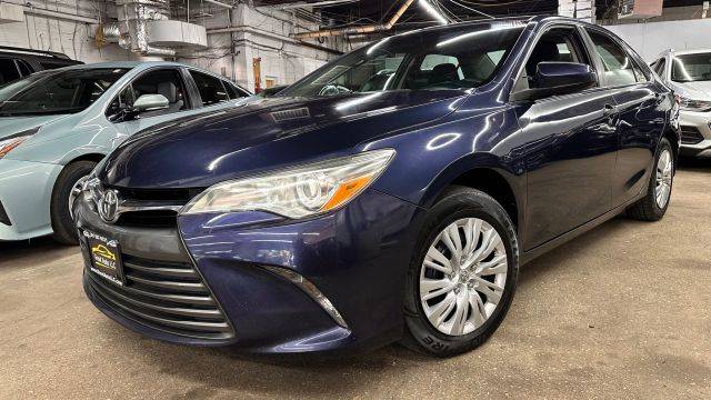 2016 Toyota Camry LE FWD photo