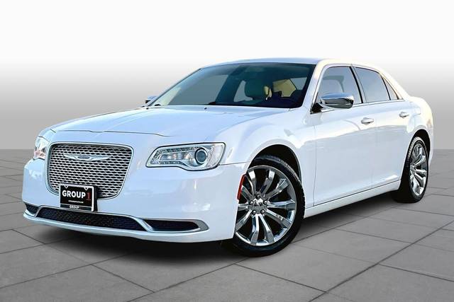 2018 Chrysler 300 Touring RWD photo