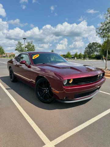 2018 Dodge Challenger SXT RWD photo