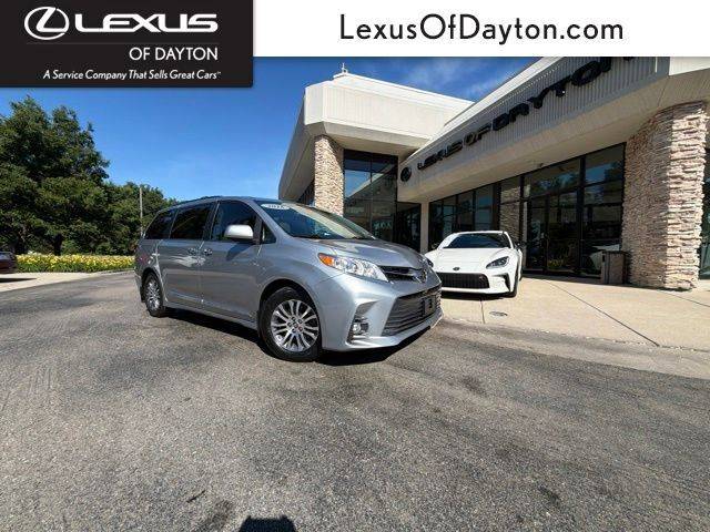 2018 Toyota Sienna XLE FWD photo