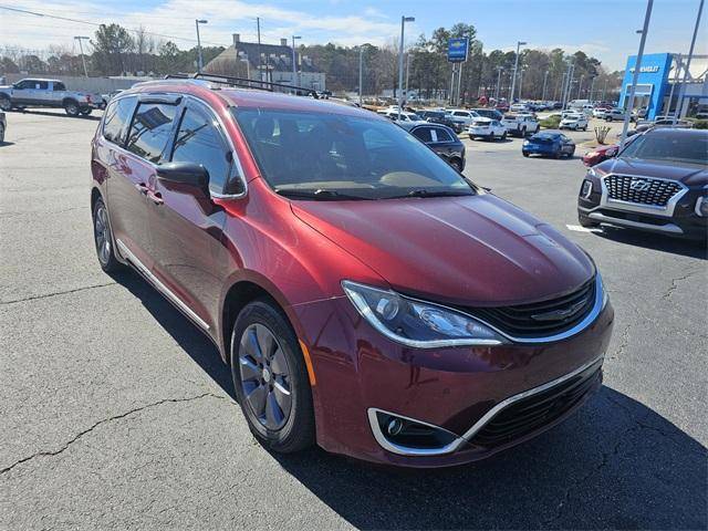2018 Chrysler Pacifica Minivan Hybrid Limited FWD photo