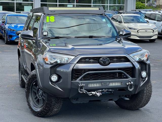 2018 Toyota 4Runner SR5 4WD photo