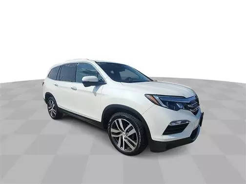 2018 Honda Pilot Touring AWD photo