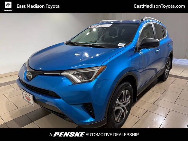 2018 Toyota RAV4 LE AWD photo