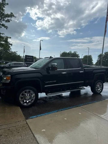 2018 GMC Sierra 2500HD Denali 4WD photo