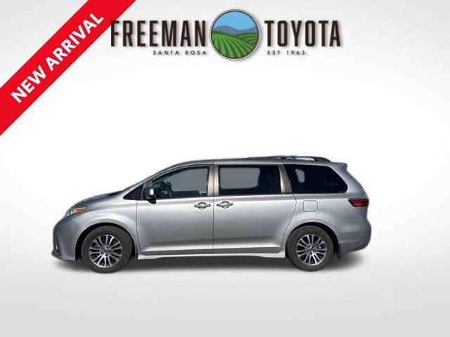 2018 Toyota Sienna XLE Premium FWD photo