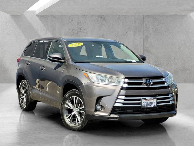 2018 Toyota Highlander LE Plus FWD photo