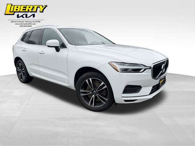 2018 Volvo XC60 Momentum AWD photo