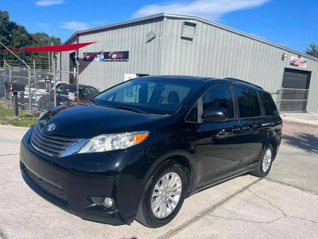 2016 Toyota Sienna XLE FWD photo