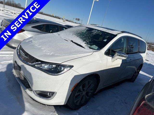 2018 Chrysler Pacifica Minivan Limited FWD photo