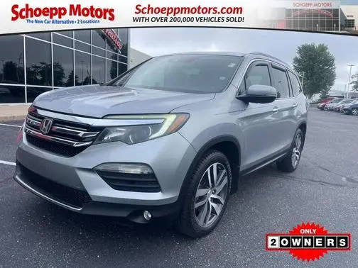 2018 Honda Pilot Touring FWD photo