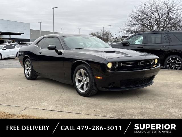 2018 Dodge Challenger SXT RWD photo
