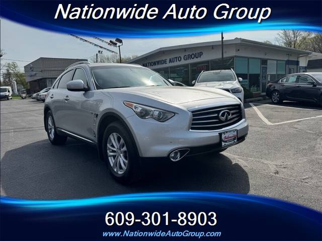 2015 Infiniti QX70  AWD photo