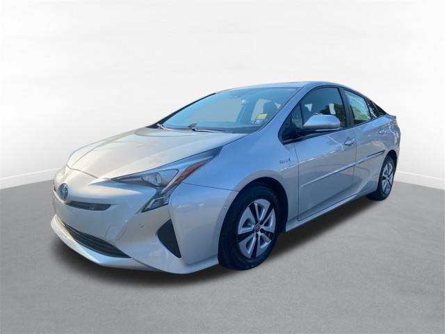 2018 Toyota Prius Three FWD photo