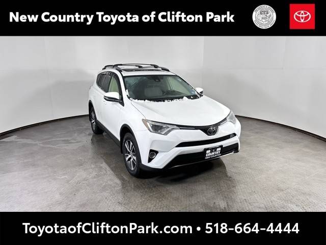 2018 Toyota RAV4 XLE AWD photo