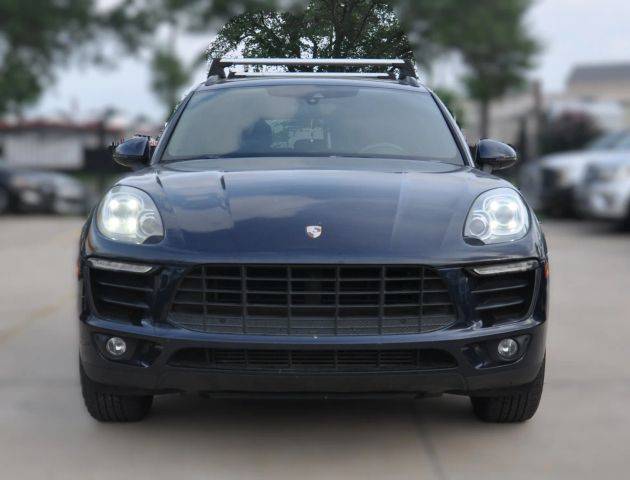2018 Porsche Macan AWD photo
